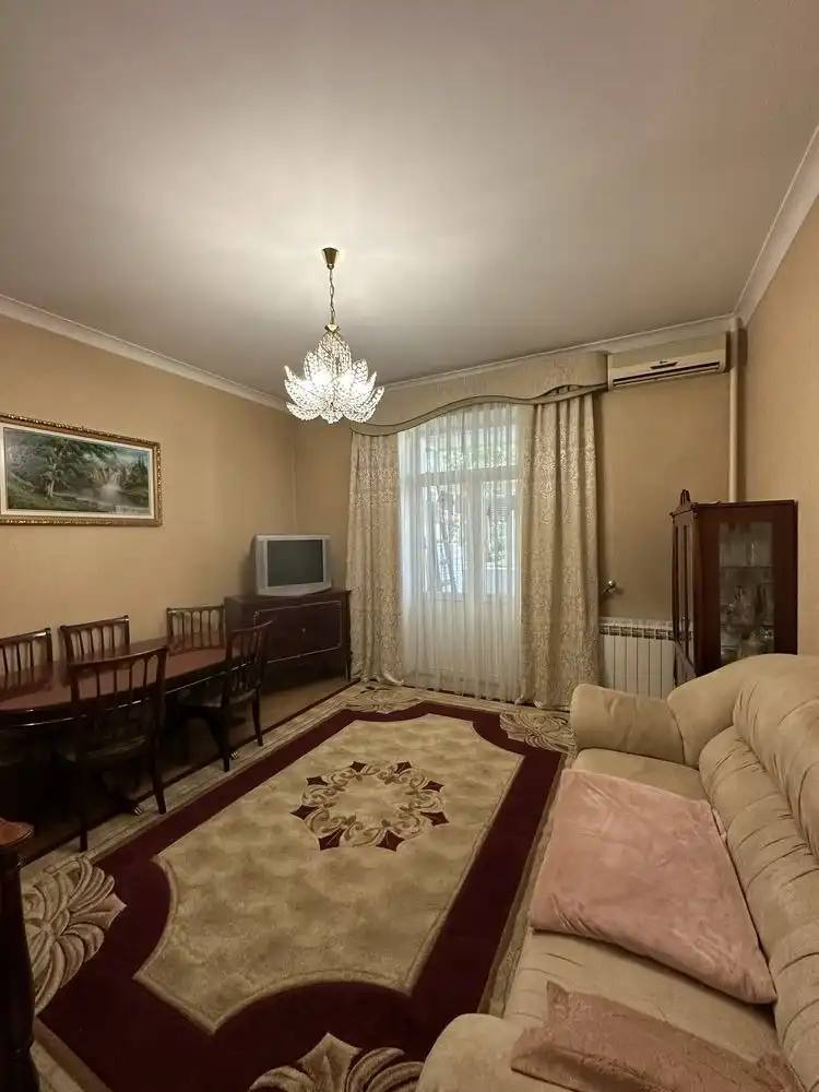 Оренда 2-кімнатної квартири 50 м², Дмитрія Яворницького просп.