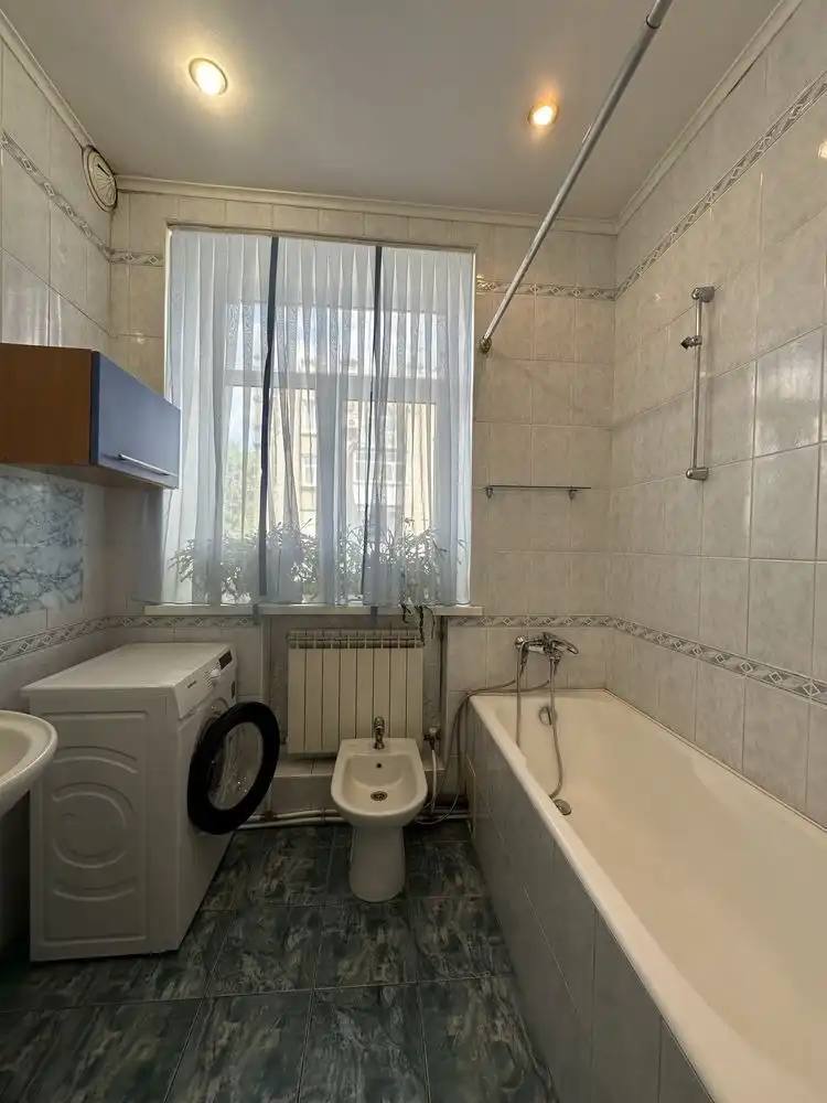 Оренда 2-кімнатної квартири 50 м², Дмитрія Яворницького просп.