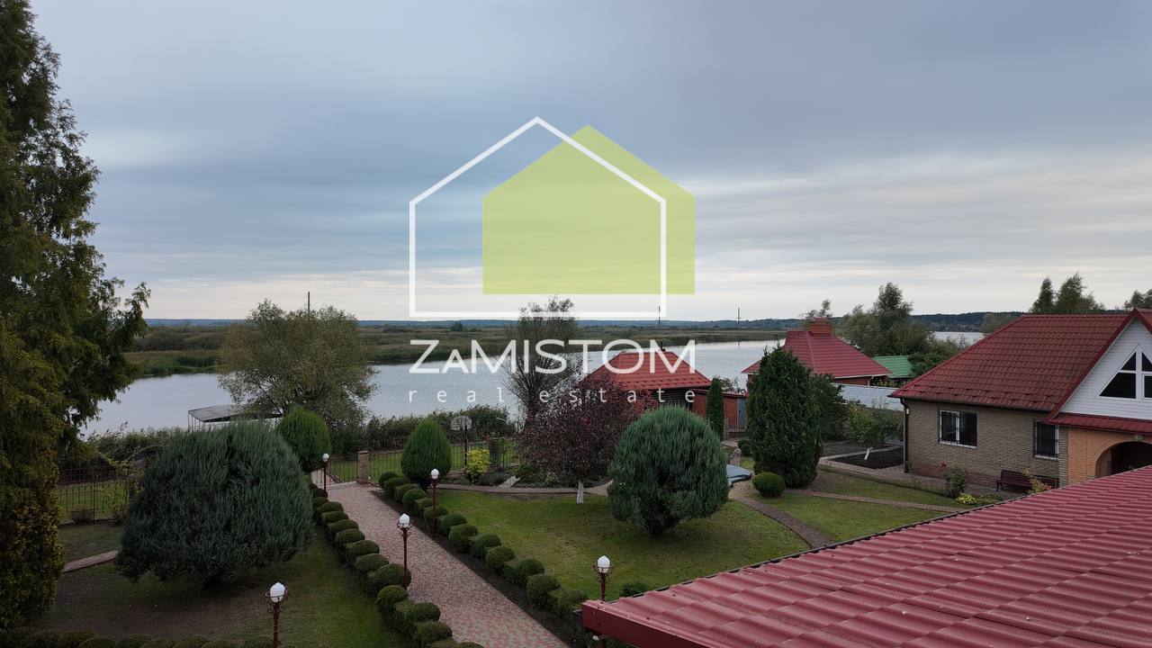 Продаж котеджу 722 м²