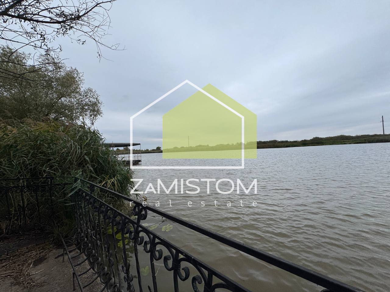 Продаж котеджу 722 м²