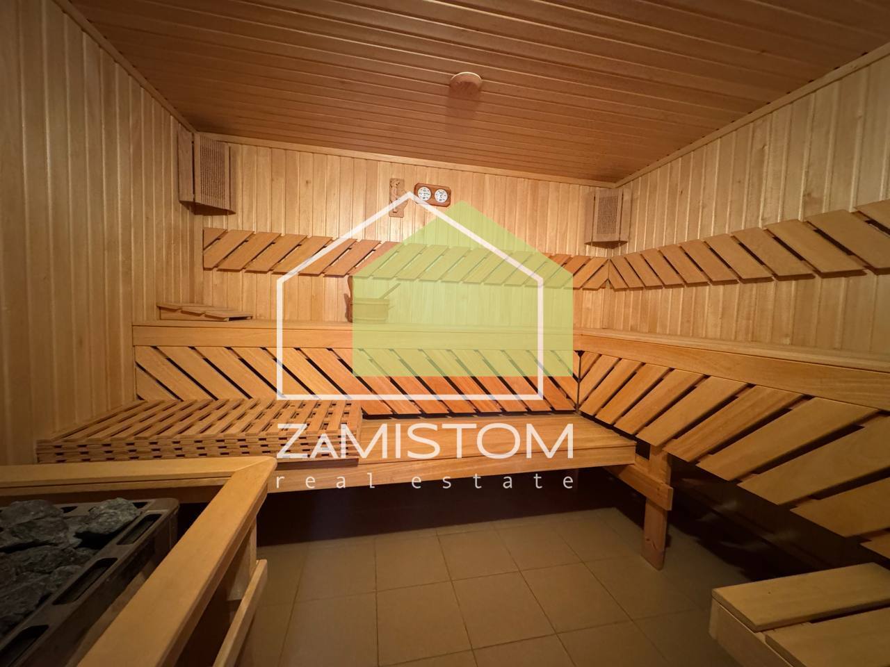 Продаж котеджу 722 м²