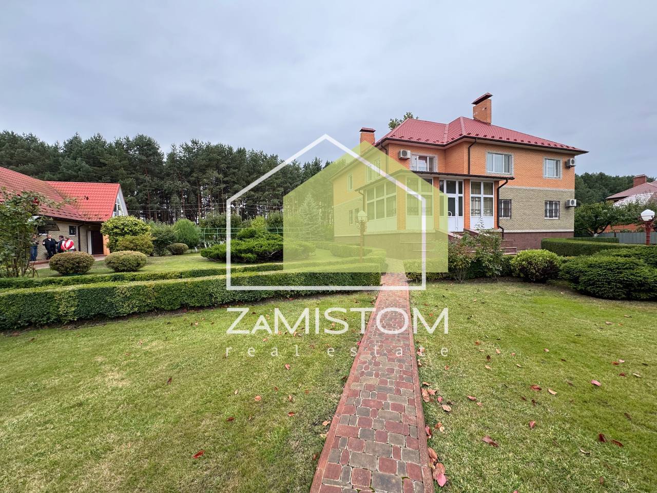 Продаж котеджу 722 м²