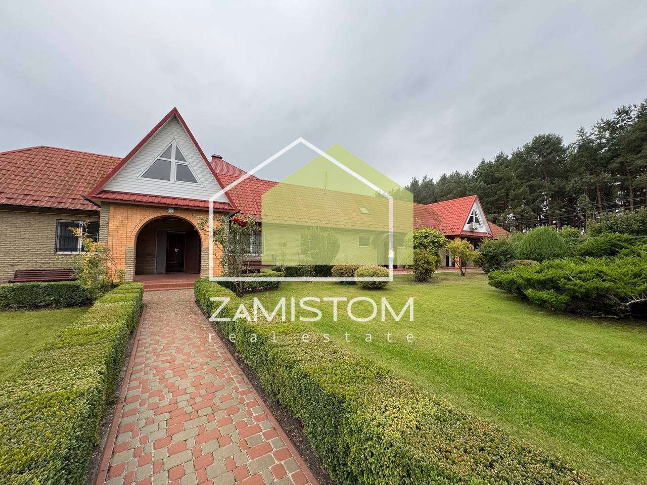 Продаж котеджу 722 м²