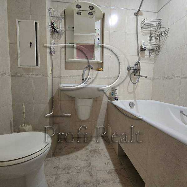Продажа 3-комнатной квартиры 71 м², Героев Днепра ул., 38Г