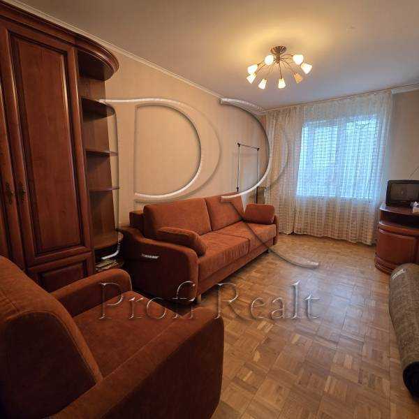Продажа 3-комнатной квартиры 71 м², Героев Днепра ул., 38Г