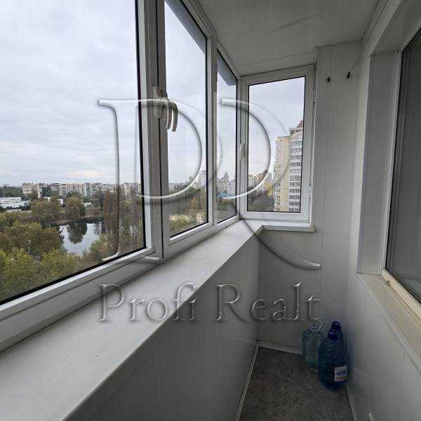Продажа 3-комнатной квартиры 71 м², Героев Днепра ул., 38Г