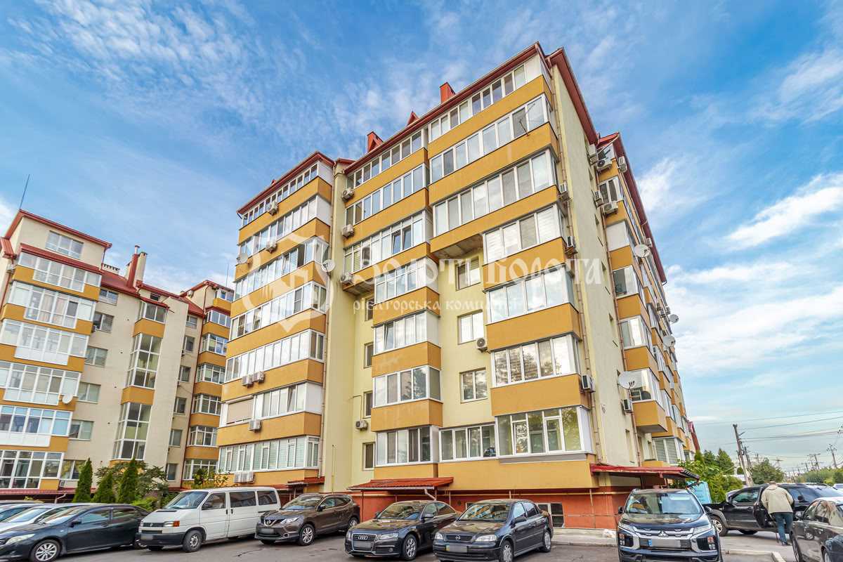 Продаж 3-кімнатної квартири 72.6 м², Машинобудівників вул., 19-21