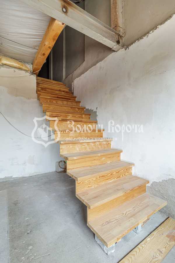 Продаж 3-кімнатної квартири 72.6 м², Машинобудівників вул., 19-21