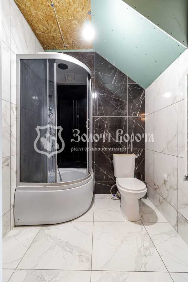 Продаж 3-кімнатної квартири 72.6 м², Машинобудівників вул., 19-21