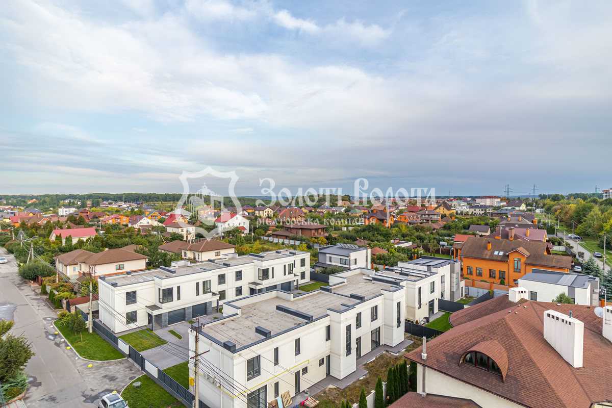 Продаж 3-кімнатної квартири 72.6 м², Машинобудівників вул., 19-21