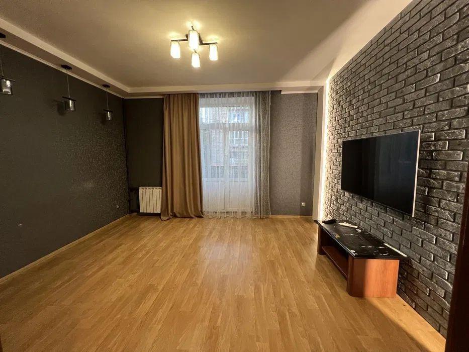 Продажа 2-комнатной квартиры 49 м², Раисы Кириченко ул.