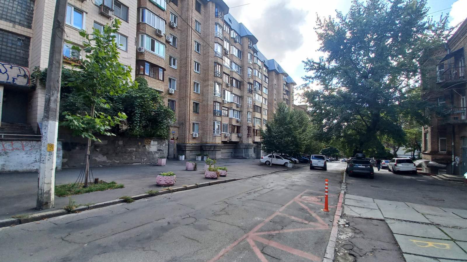 Продаж 2-кімнатної квартири 58 м², Тургенівська вул., 64/68