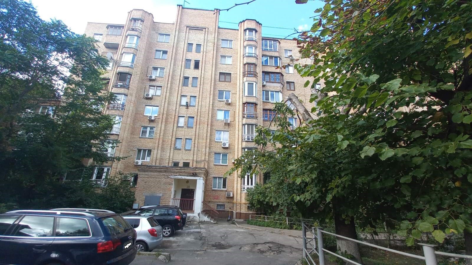 Продаж 2-кімнатної квартири 58 м², Тургенівська вул., 64/68