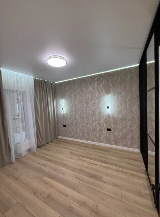 Продажа 1-комнатной квартиры 42 м², Краснова ул.