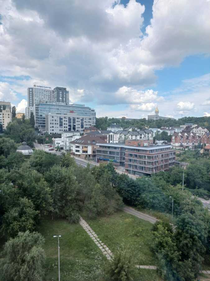 Оренда 3-кімнатної квартири 83 м², Старонаводницька вул., 8А