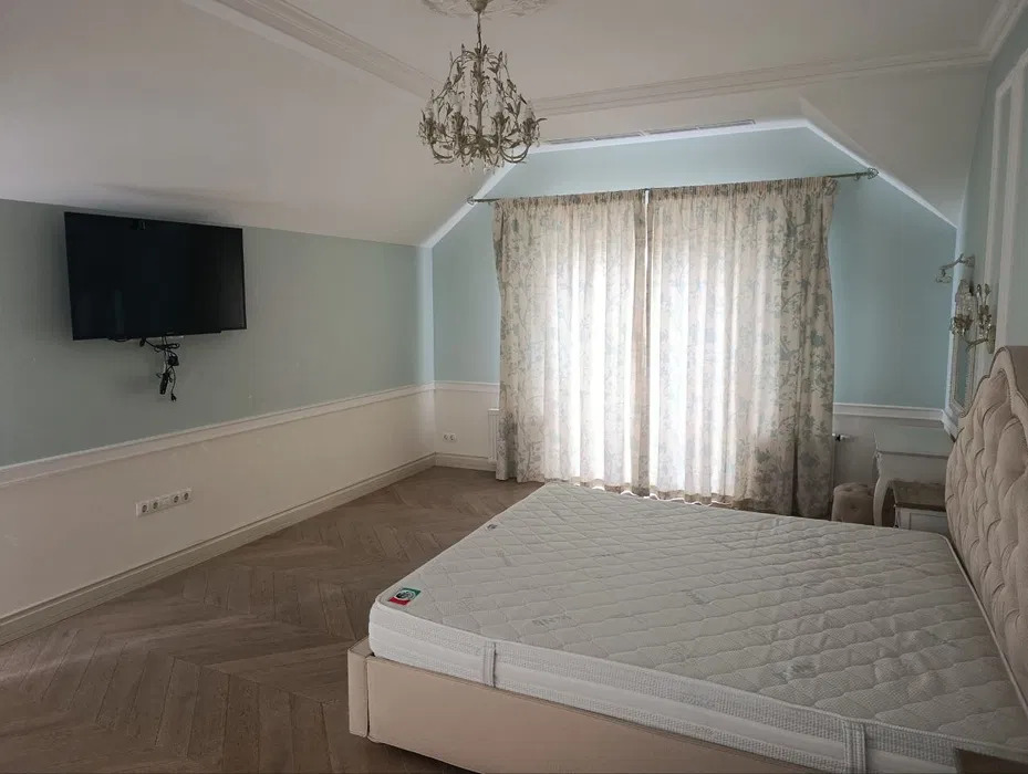 Аренда коттеджа 245 м²