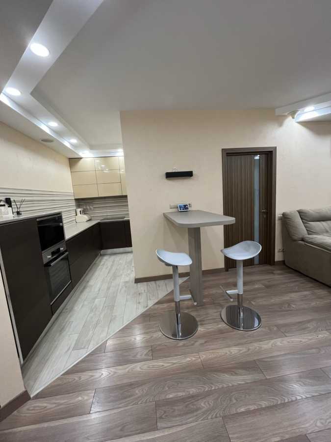 Продаж 3-кімнатної квартири 107 м², Пономарьова вул., 26 К4