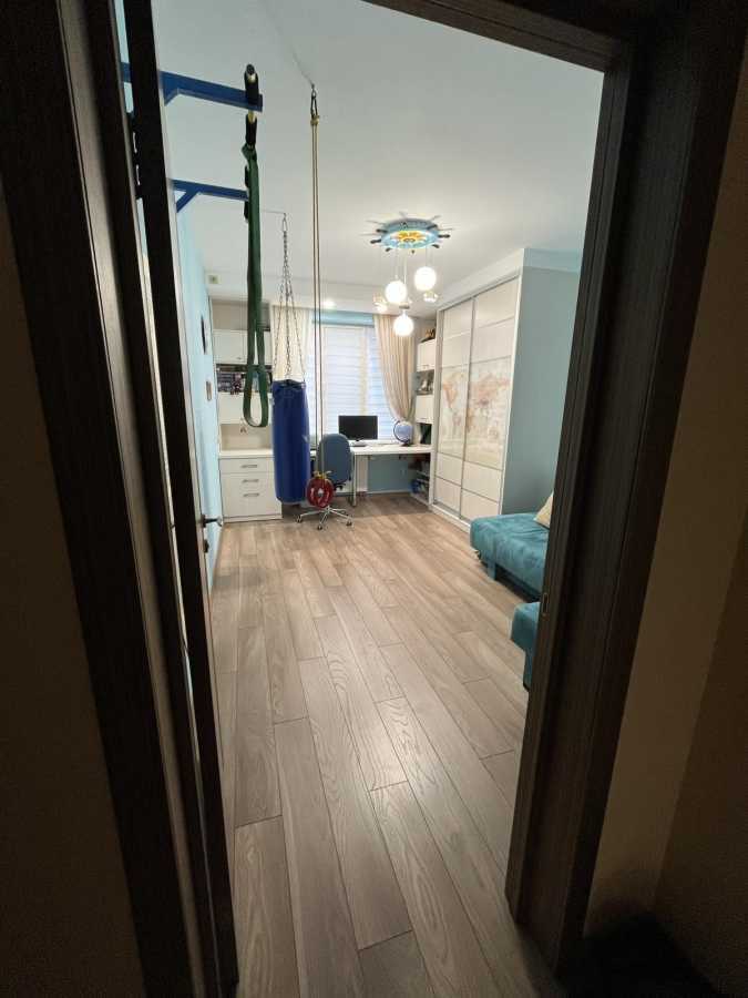 Продаж 3-кімнатної квартири 107 м², Пономарьова вул., 26 К4