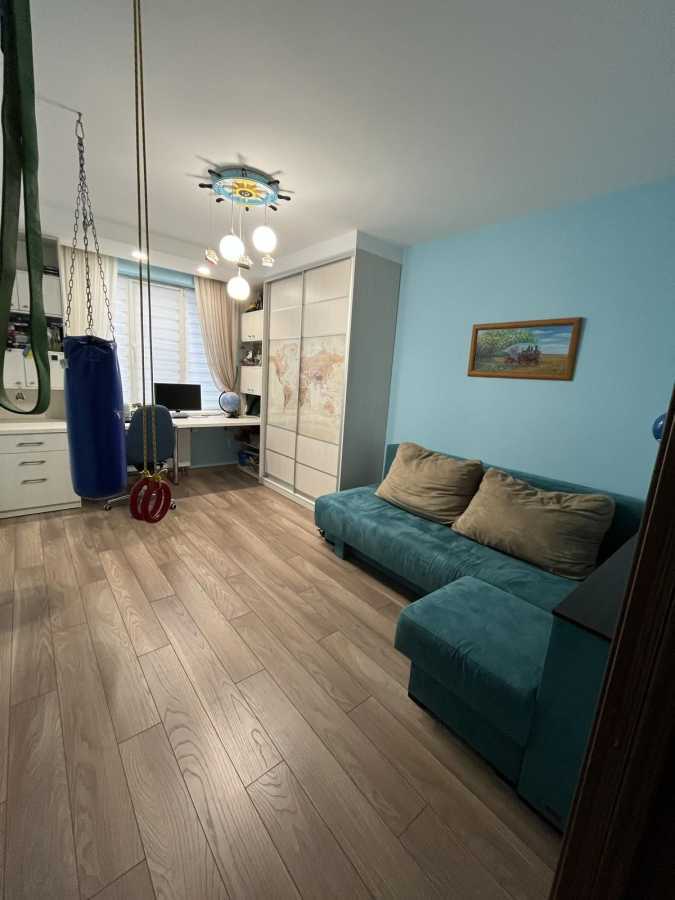 Продаж 3-кімнатної квартири 107 м², Пономарьова вул., 26 К4