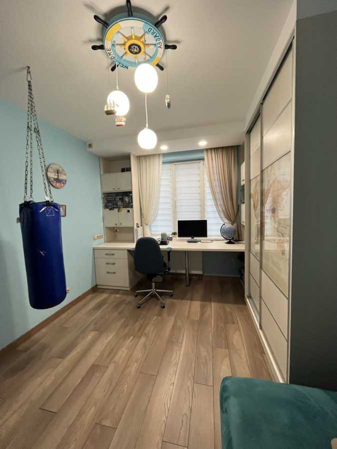 Продаж 3-кімнатної квартири 107 м², Пономарьова вул., 26 К4