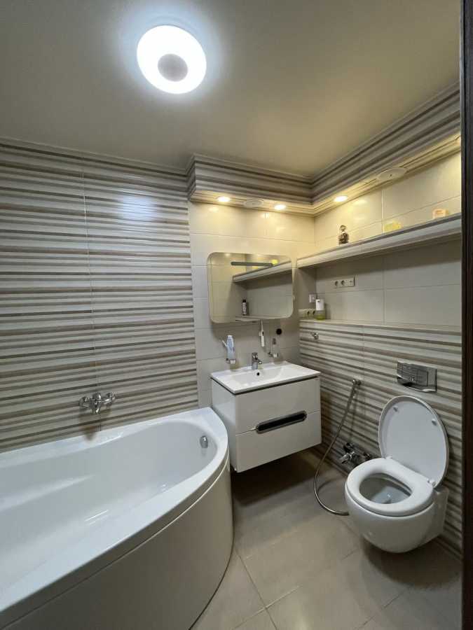 Продаж 3-кімнатної квартири 107 м², Пономарьова вул., 26 К4
