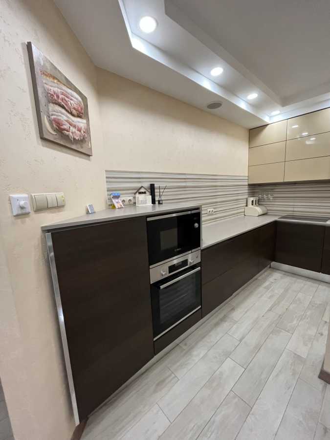 Продаж 3-кімнатної квартири 107 м², Пономарьова вул., 26 К4