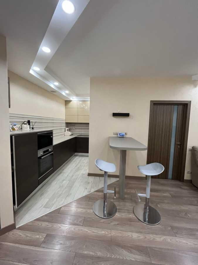 Продаж 3-кімнатної квартири 107 м², Пономарьова вул., 26 К4