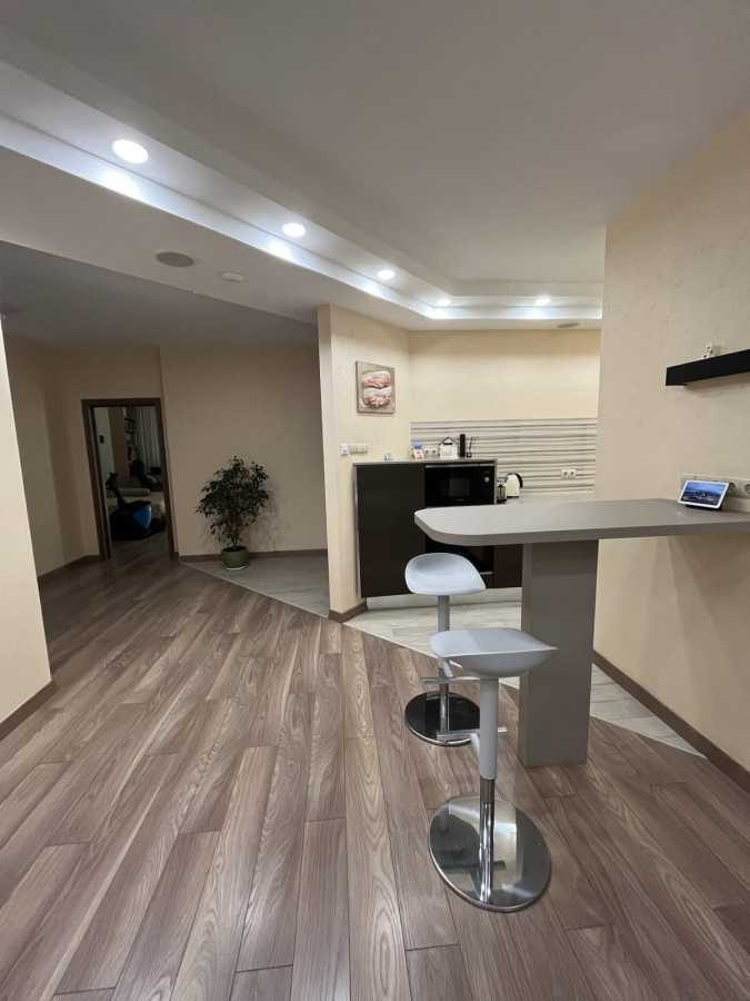 Продаж 3-кімнатної квартири 107 м², Пономарьова вул., 26 К4