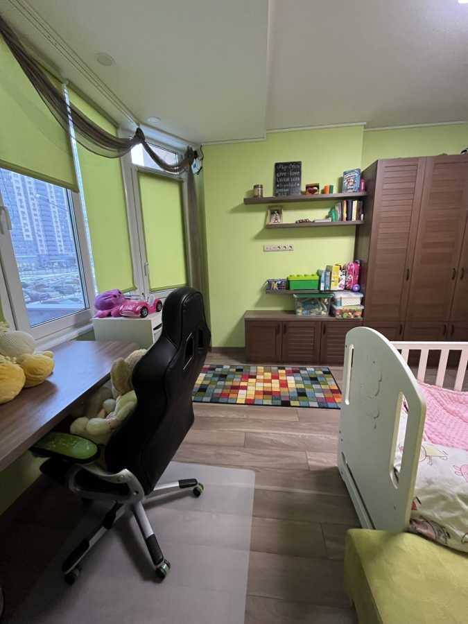 Продаж 3-кімнатної квартири 107 м², Пономарьова вул., 26 К4