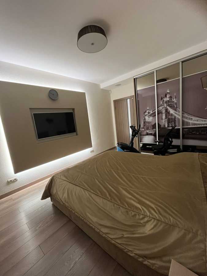 Продаж 3-кімнатної квартири 107 м², Пономарьова вул., 26 К4