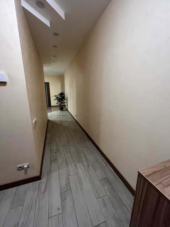 Продаж 3-кімнатної квартири 107 м², Пономарьова вул., 26 К4
