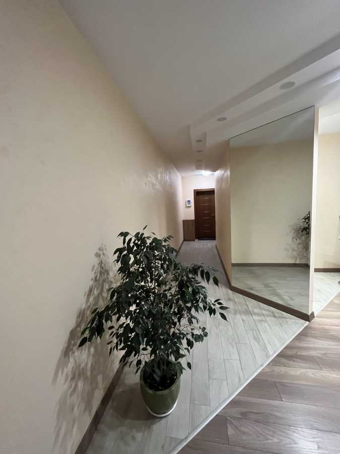 Продаж 3-кімнатної квартири 107 м², Пономарьова вул., 26 К4
