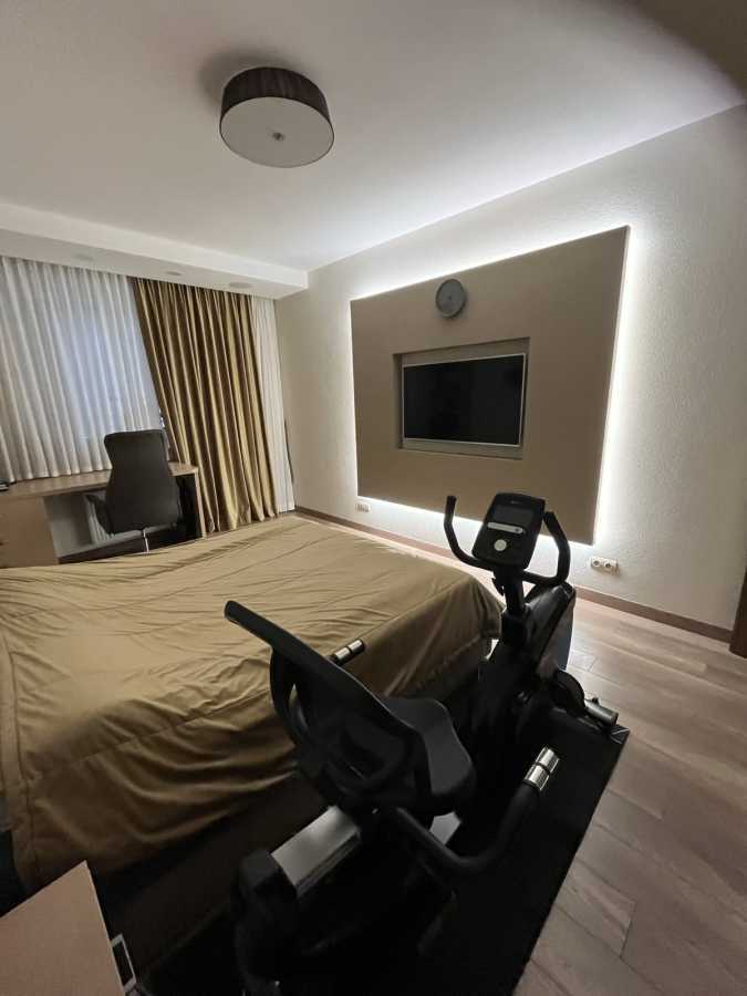 Продаж 3-кімнатної квартири 107 м², Пономарьова вул., 26 К4