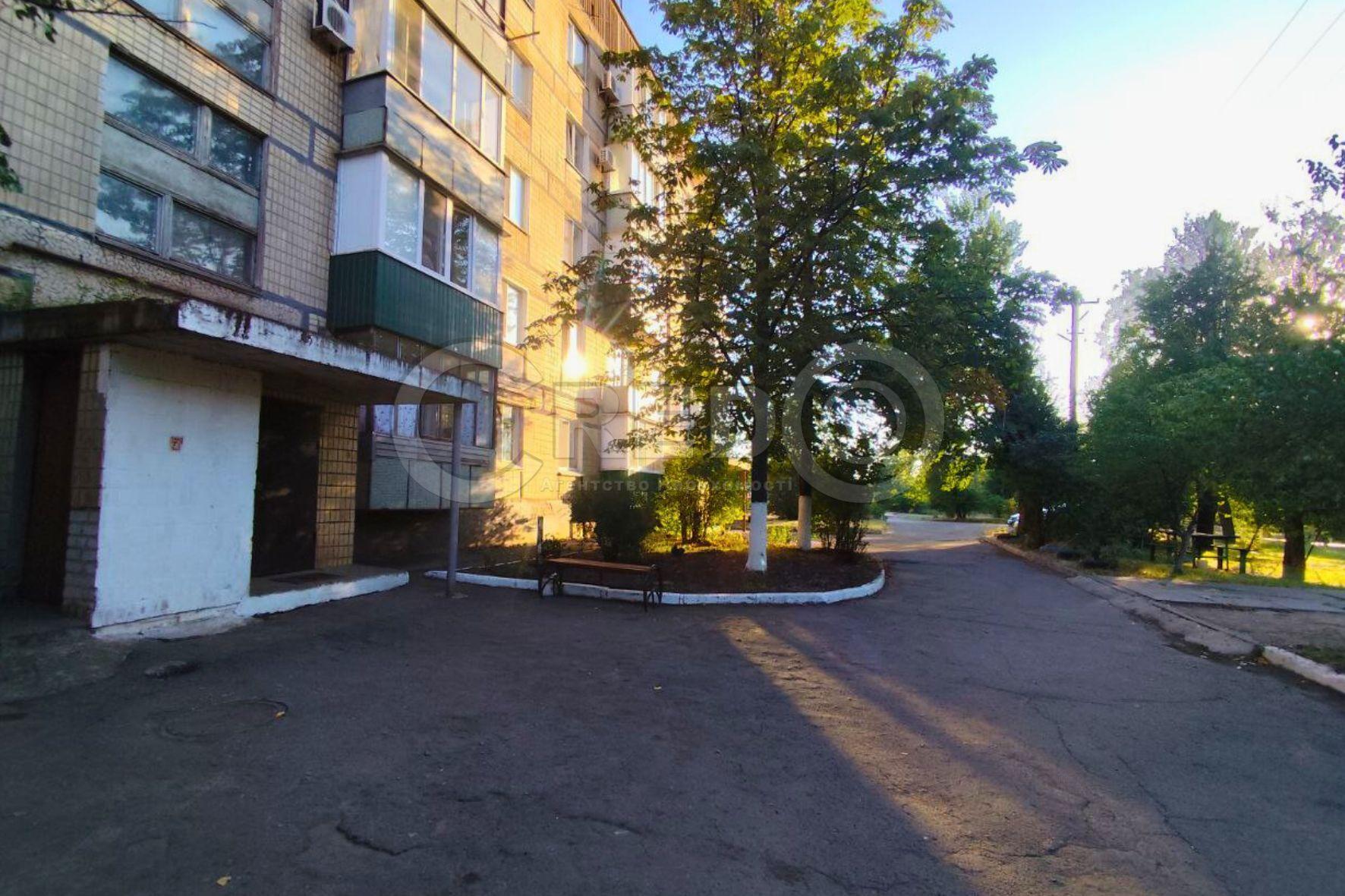 Продажа 2-комнатной квартиры 53.2 м², Военный городок-1 мкрн ул.