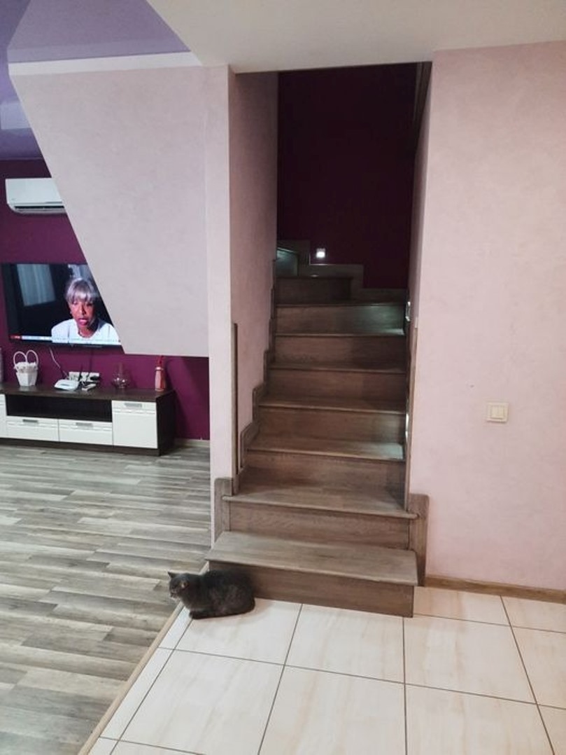 Продаж 5-кімнатної квартири 146 м²