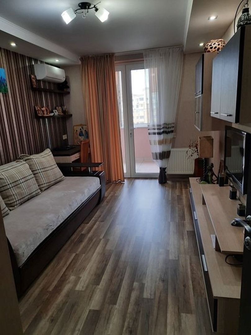 Продаж 5-кімнатної квартири 146 м²