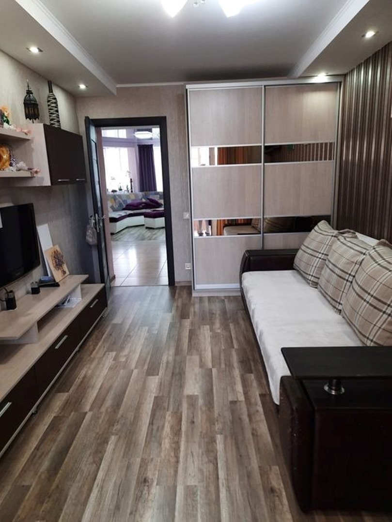 Продаж 5-кімнатної квартири 146 м²