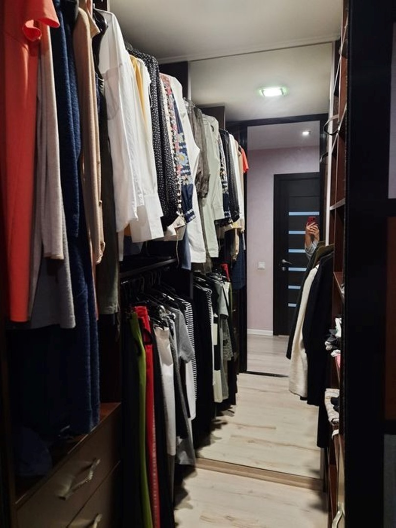 Продаж 5-кімнатної квартири 146 м²