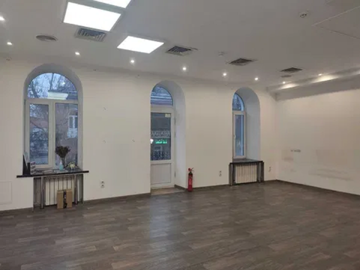 Оренда офісу 110 м², Костянтинівська вул., 21