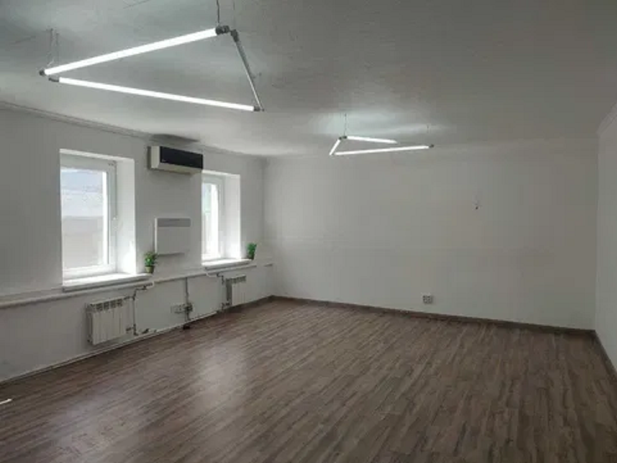 Оренда офісу 110 м², Костянтинівська вул., 21