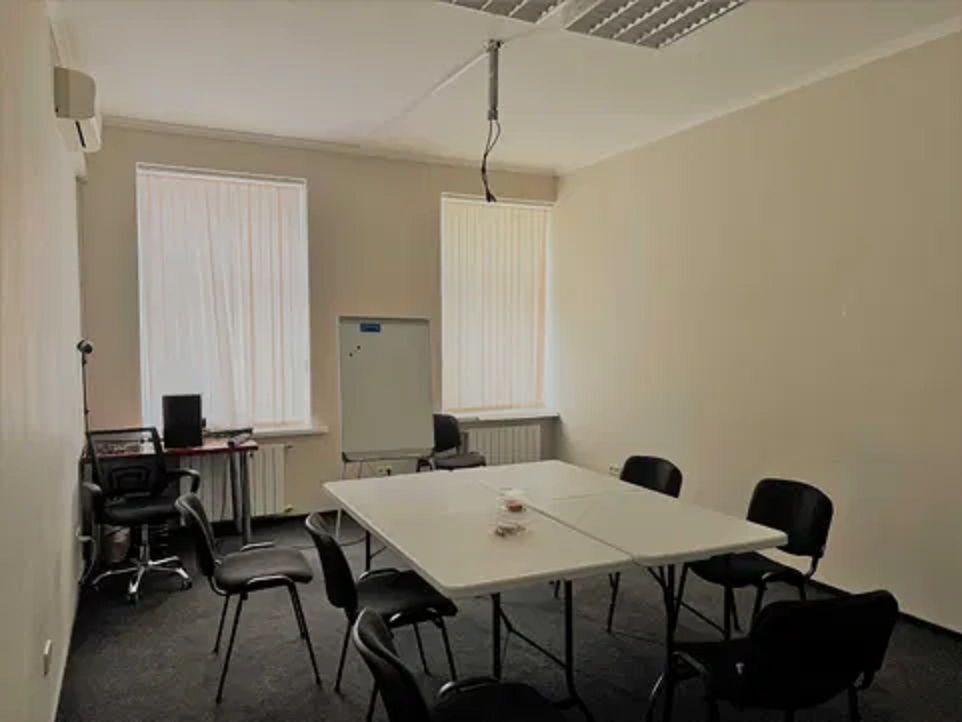 Аренда офиса 60 м², Межигорская ул., 39/20