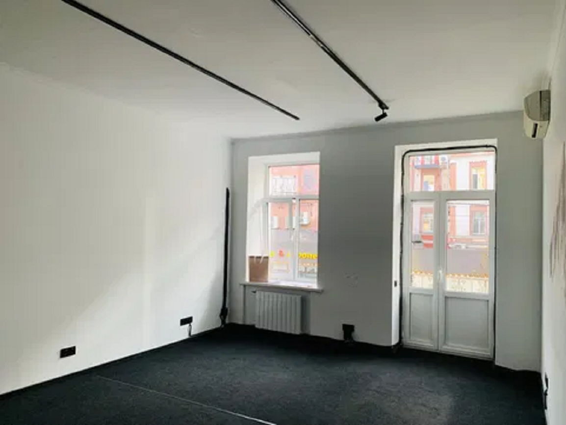 Аренда офиса 60 м², Межигорская ул., 39/20