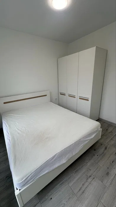 Оренда квадрексу 78 м², Патріотів вул.