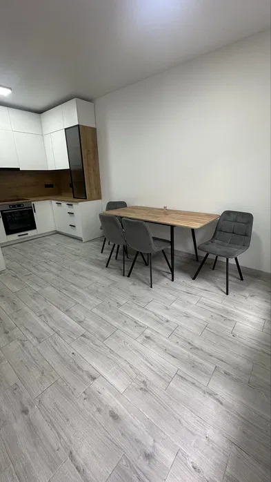 Оренда квадрексу 78 м², Патріотів вул.
