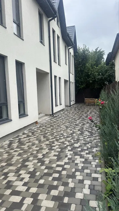 Оренда квадрексу 78 м², Патріотів вул.