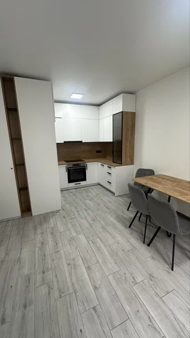 Оренда квадрексу 78 м², Патріотів вул.