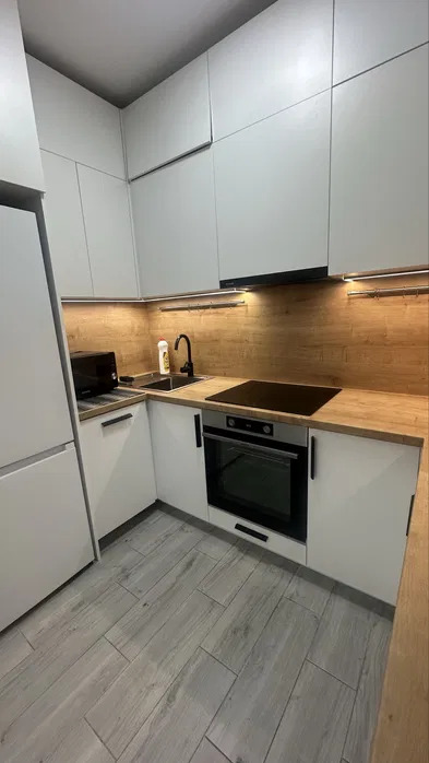 Оренда квадрексу 78 м², Патріотів вул.