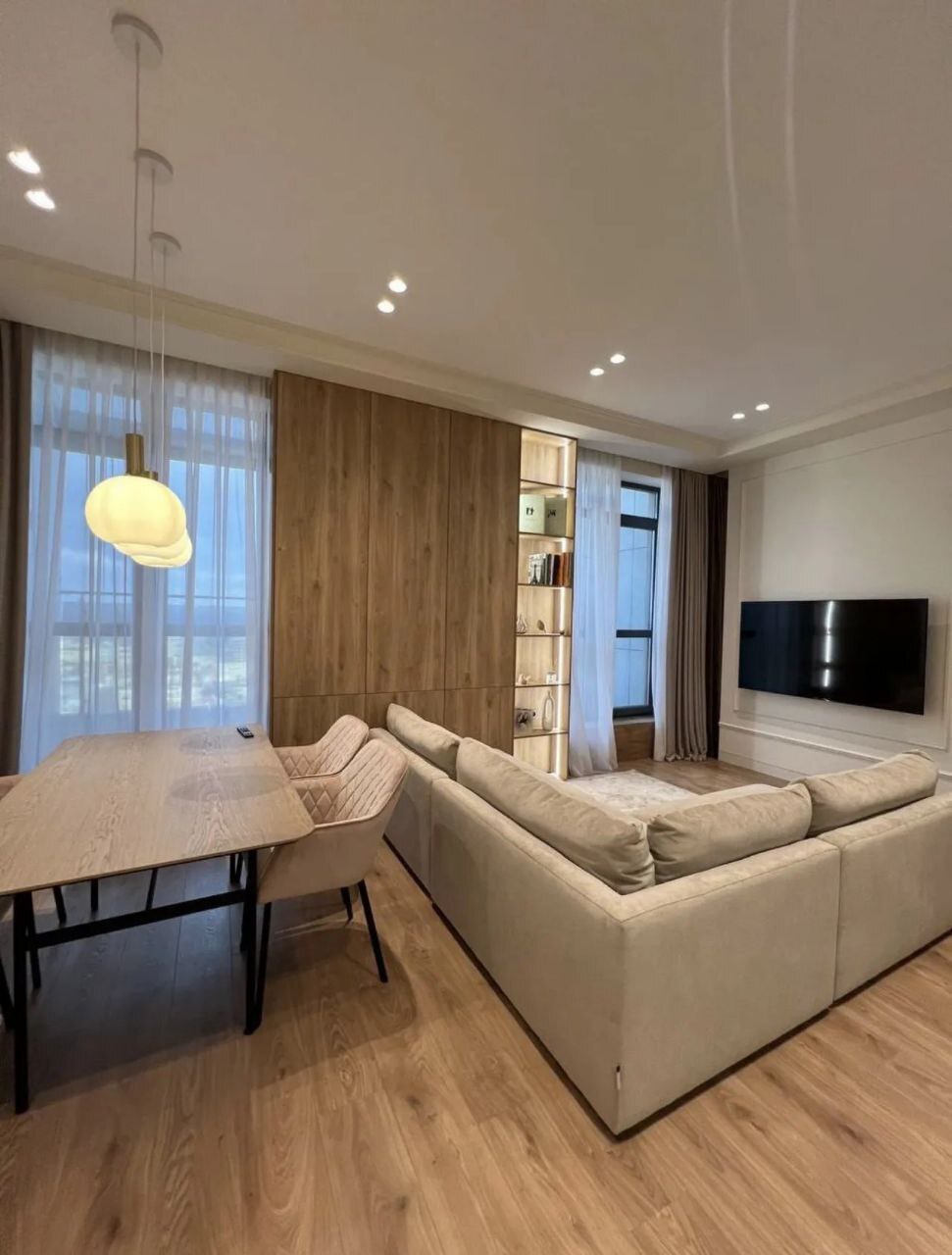 Продаж 3-кімнатної квартири 92 м², Костомаровська вул.