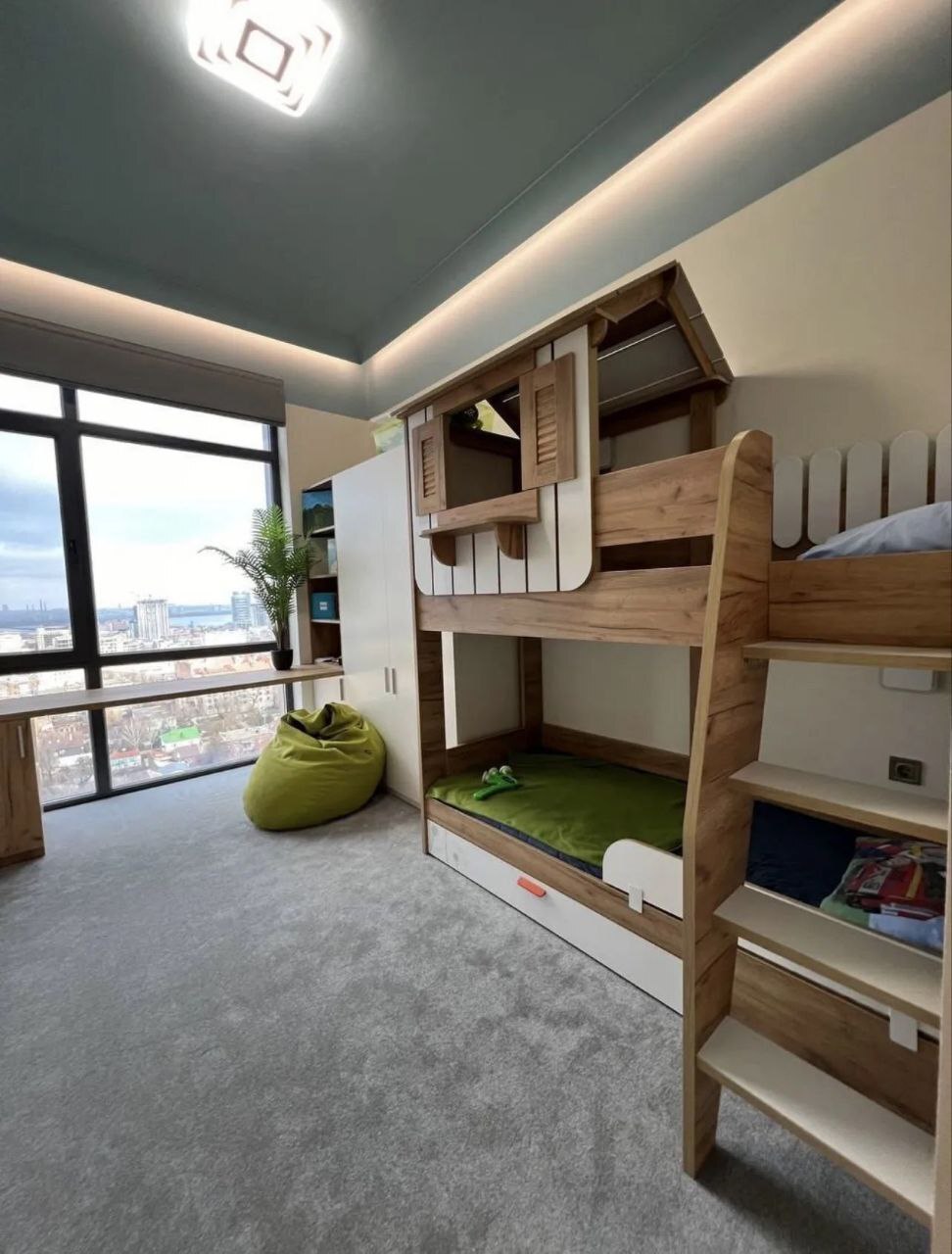 Продаж 3-кімнатної квартири 92 м², Костомаровська вул.