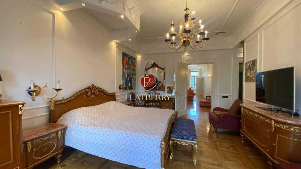 Продаж 4-кімнатної квартири 236 м², Володимирська вул., 20/1А